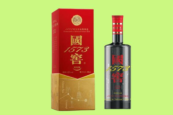 咸宁嘉鱼县回收国窖1573.jpg